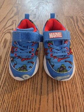 Primark- Blue Marvel Avengers Toddler Sneakers - Size 9